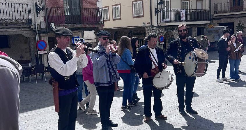 Los Gaiteros de Mirasierra suelen acompañar con su música esta fiesta.