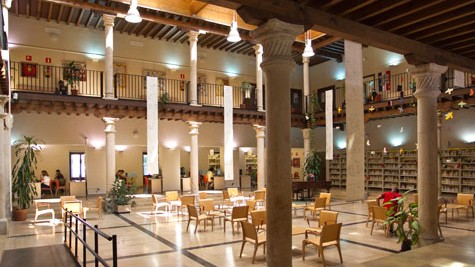 Imagen. Patio de la Biblioteca Pública del Estado de Guadalajara