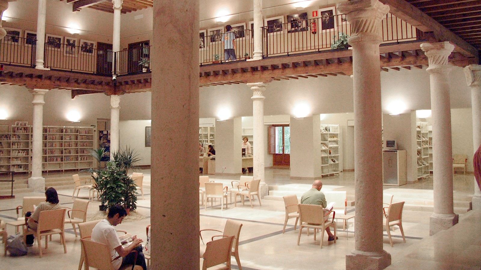 Visitas guiadas al Palacio de Dávalos: valor artístico y bibliotecario Visitas guiadas al Palacio de Dávalos: valor artístico y bibliotecario