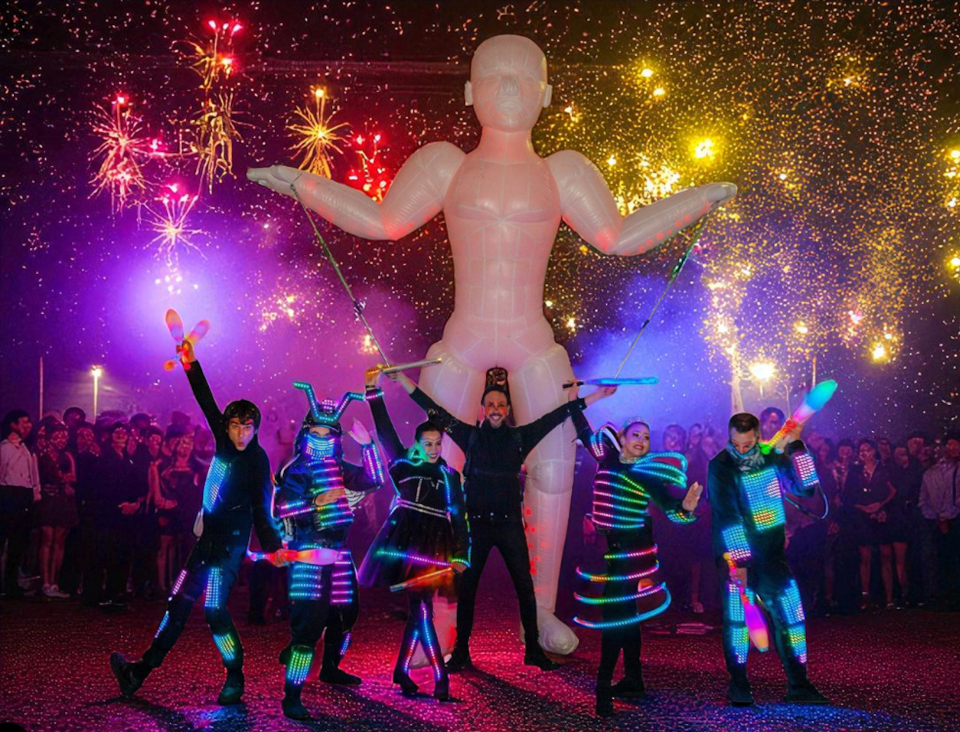 Foto de Gigante de luz. Compañía Artyko