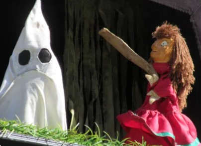 Escena de guiñol Es la hora de chachiporra