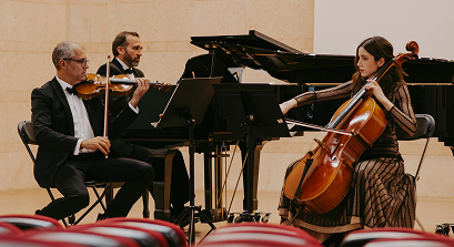 “TRÍO BENLLIURE”. Intérpretes: JOSÉ CARLOS ALBORCH LÓPEZ, violín. VERÓNICA GÓMEZ FAUBEL, violonchelo y AGUSTÍN PEIRÓ PEREZ, piano. JUVENTUDES MUSICALES DE ALBACETE