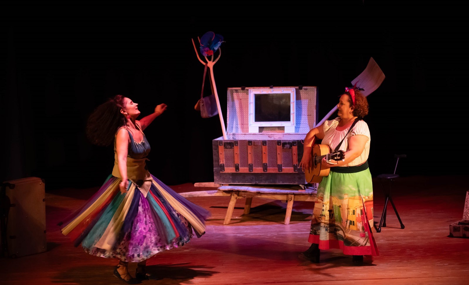 Foto "TINA Y TUNA, mujeres rurales con alma de juglares"