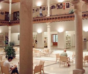 Visitas guiadas al Palacio de Dávalos: valor artístico y bibliotecario