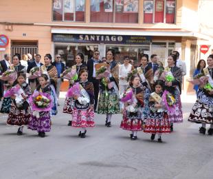 Desfile de Mayeras, camino del Festival del Mayo Manchego