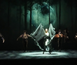 Un viaje de danza y poesía por el Lorca más nocturno y magnético en “Romance Sonámbulo”.