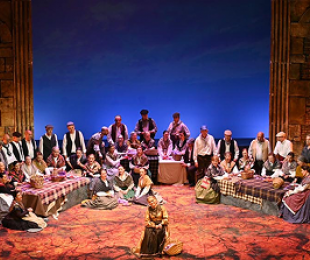 Zarzuela clásica y muy manchega: La rosa del azafrán, amor entre clases y música de Jacinto Guerrero.