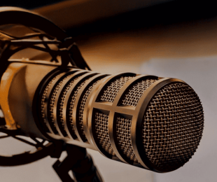 Taller de podcast para personas adultas