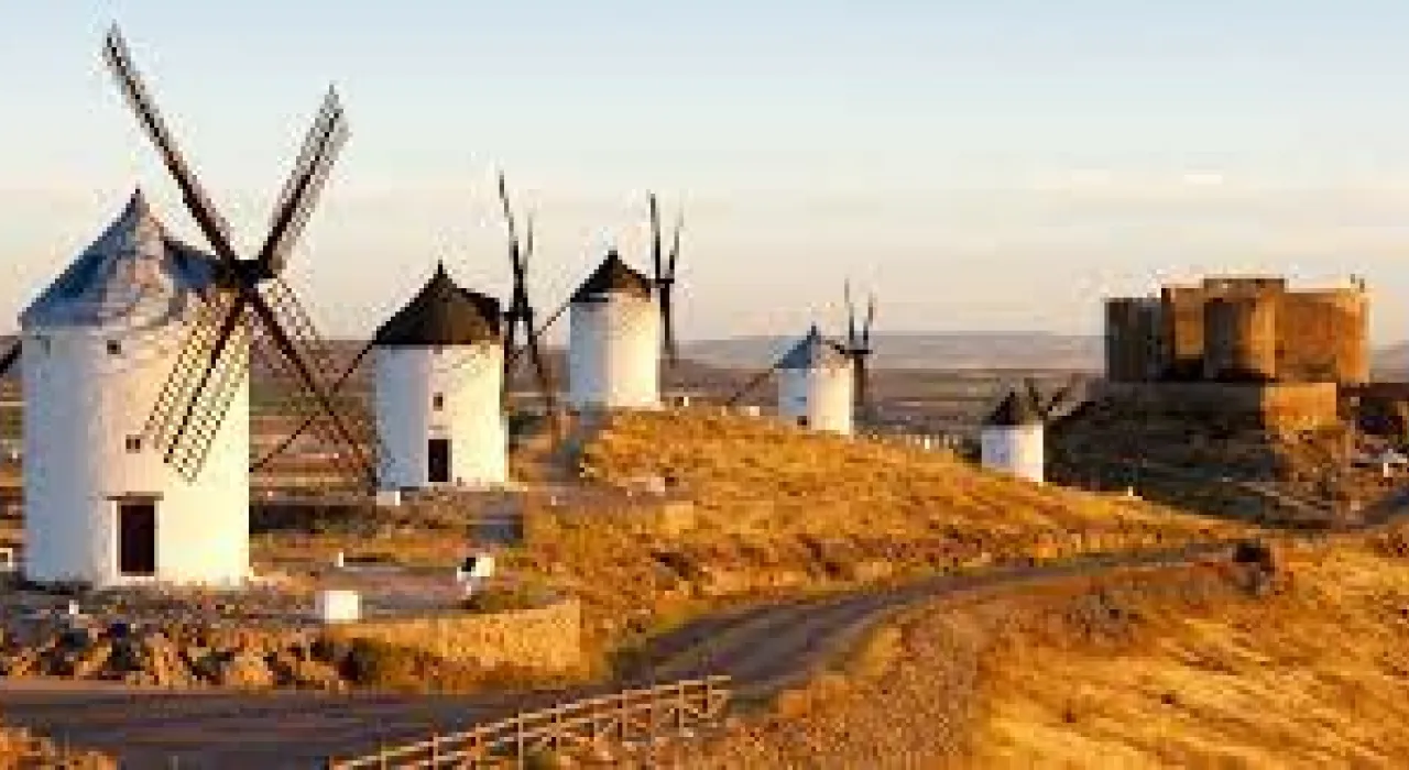 Castillo y molinos de Consuegra