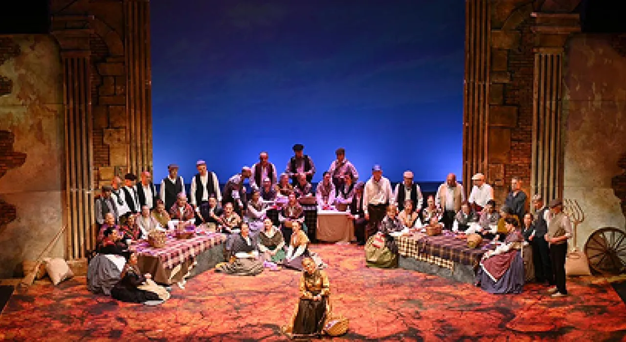 Zarzuela clásica y muy manchega: La rosa del azafrán, amor entre clases y música de Jacinto Guerrero.