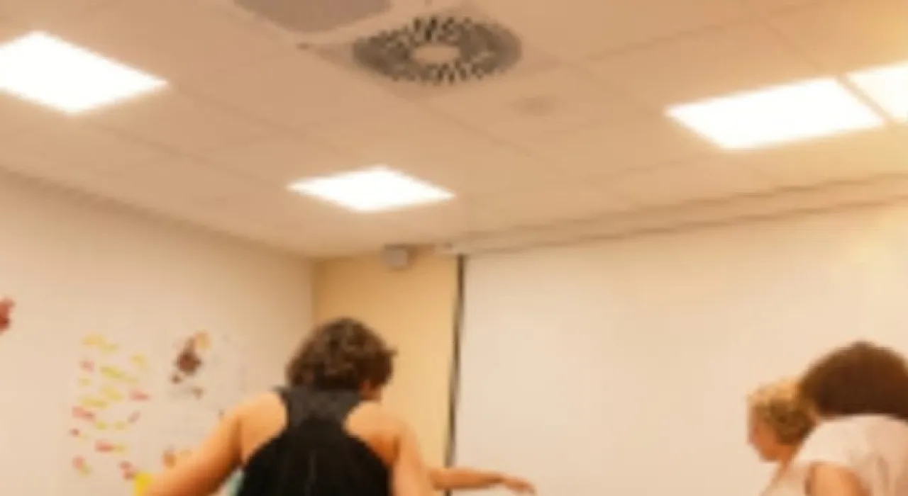 Taller de Cuidados, Movimiento creativo y conciencia corporal.