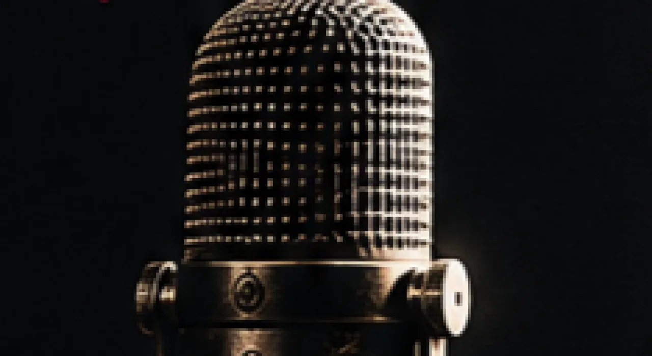 Lo que no se ve en la radio